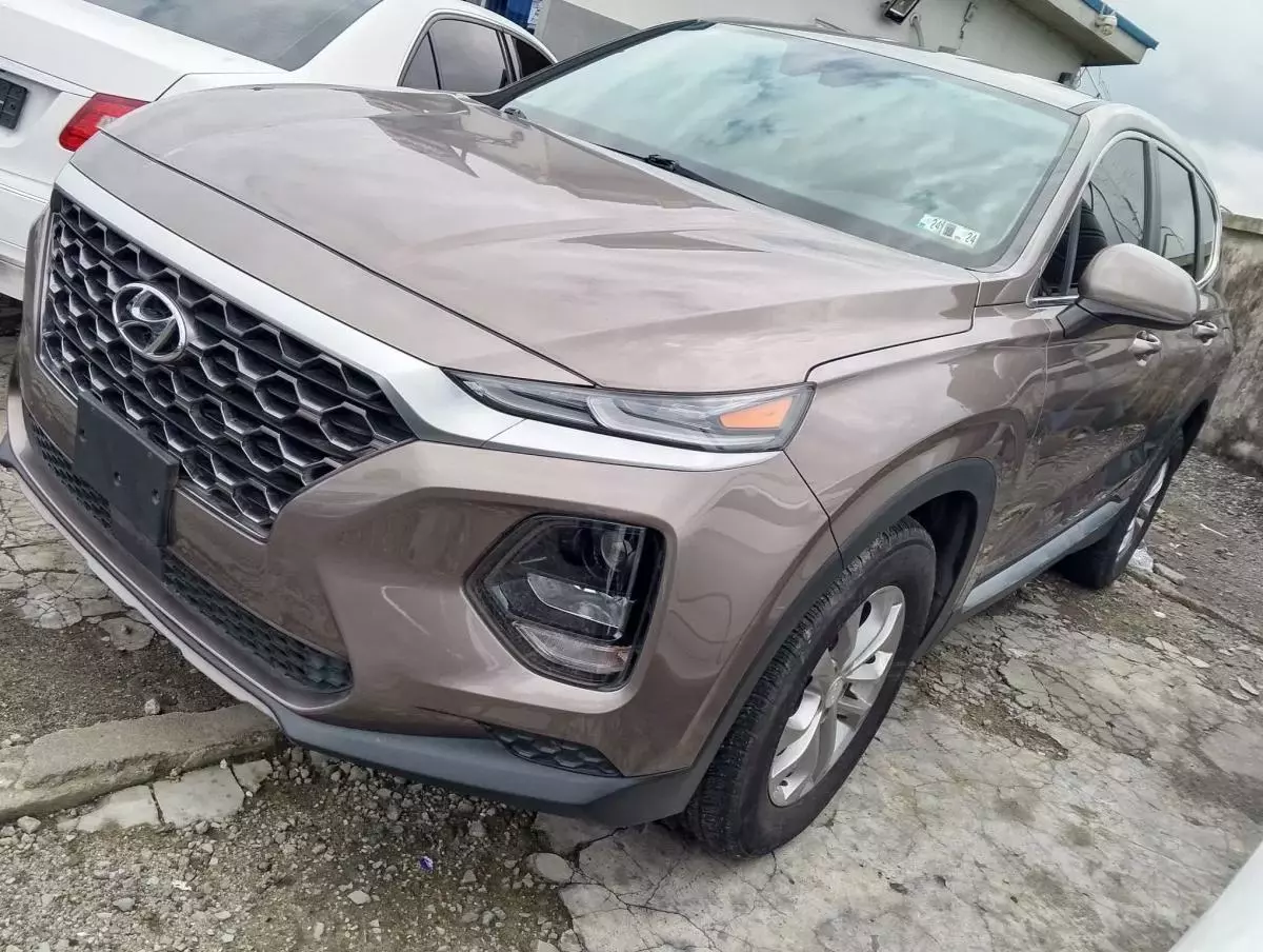 Hyundai Santa Fe   - 2019