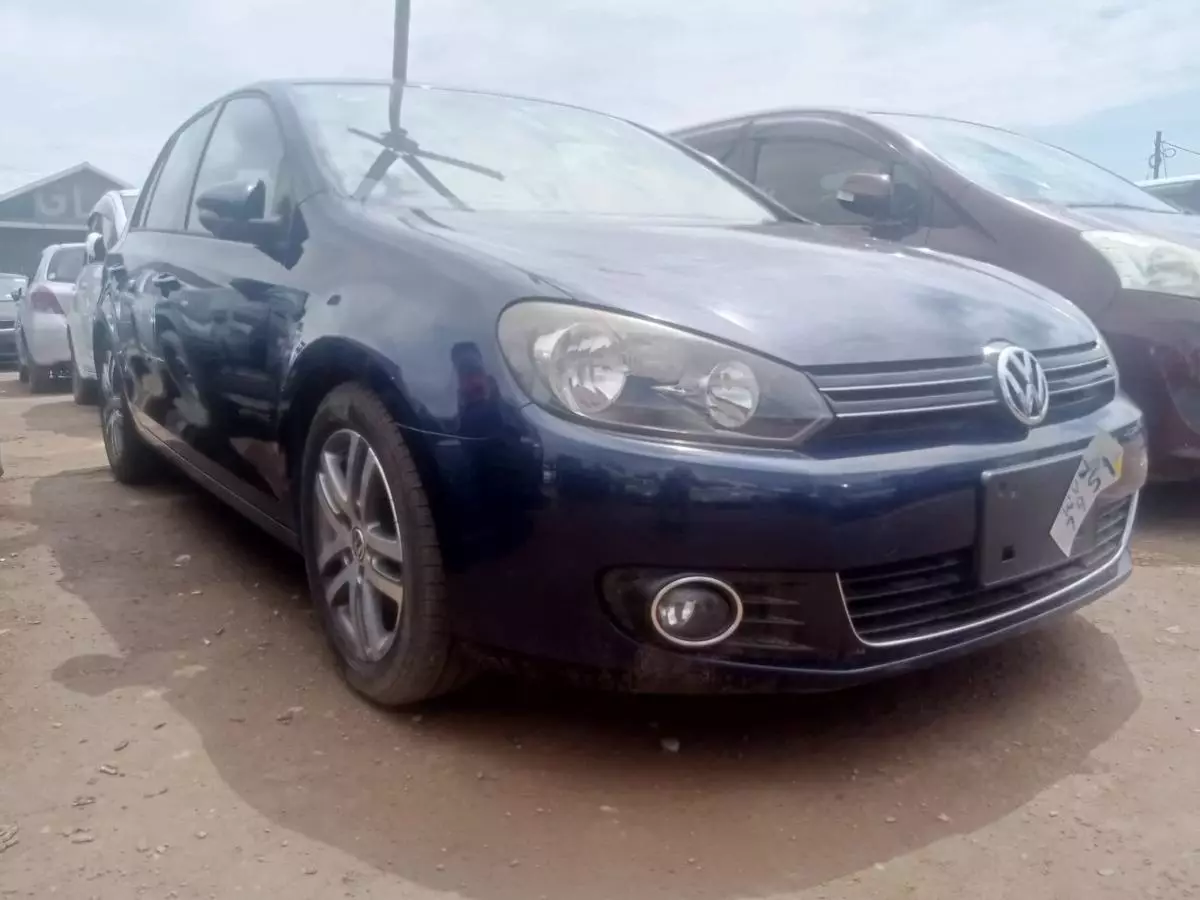 Volkswagen Golf   - 2011