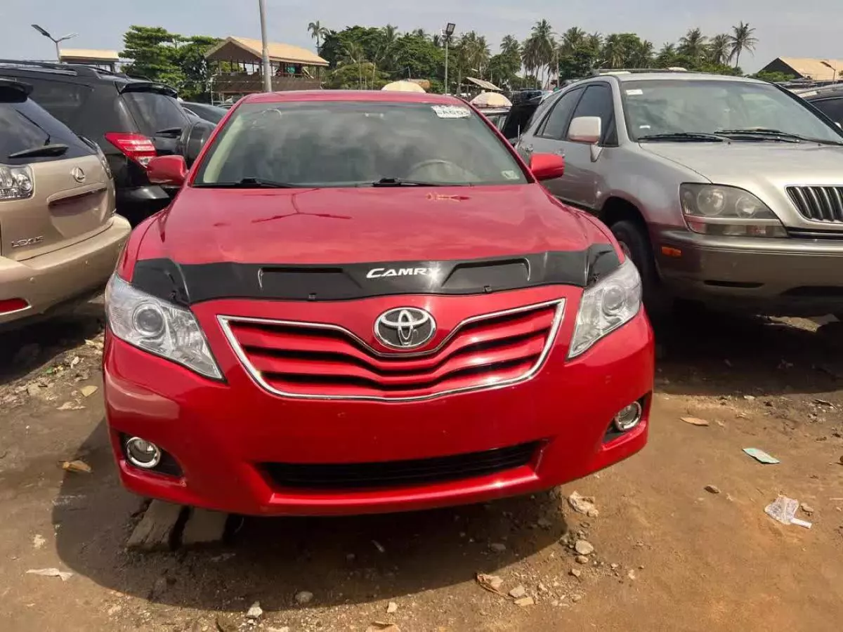 Toyota Camry   - 2011