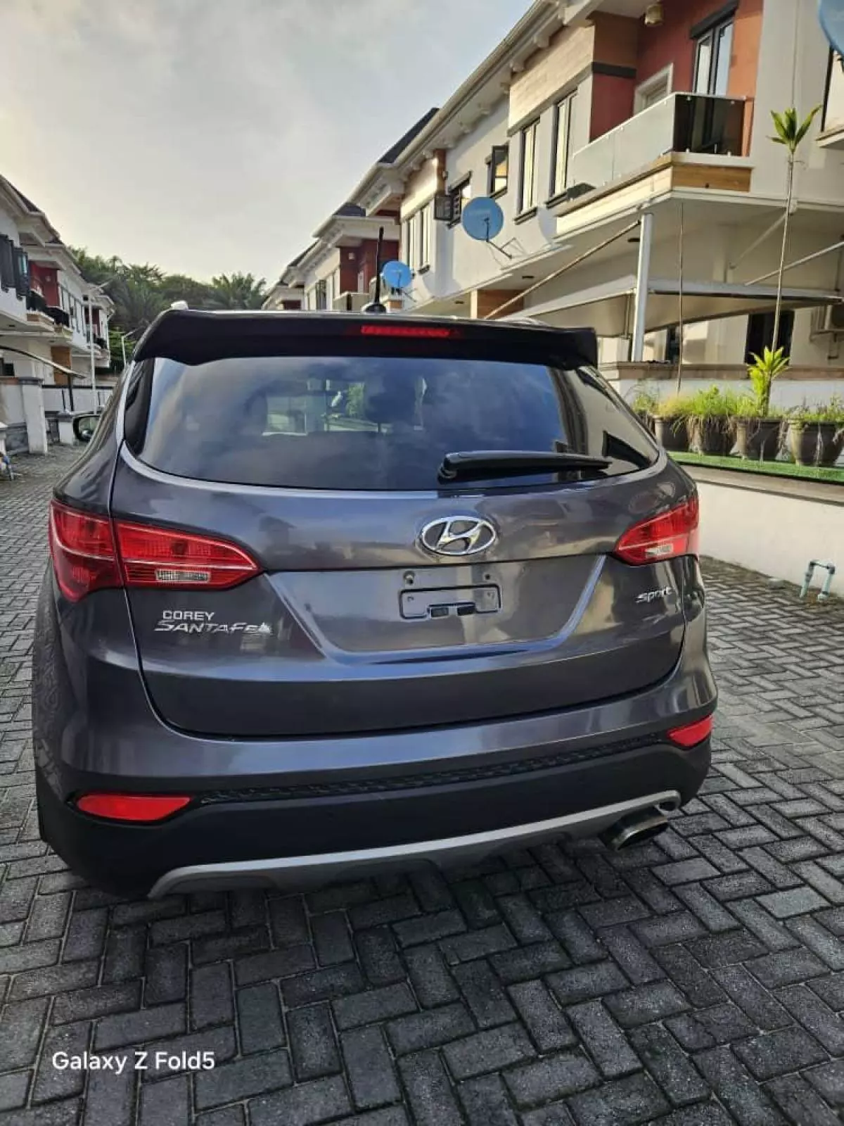 Hyundai Santa Fe   - 2015