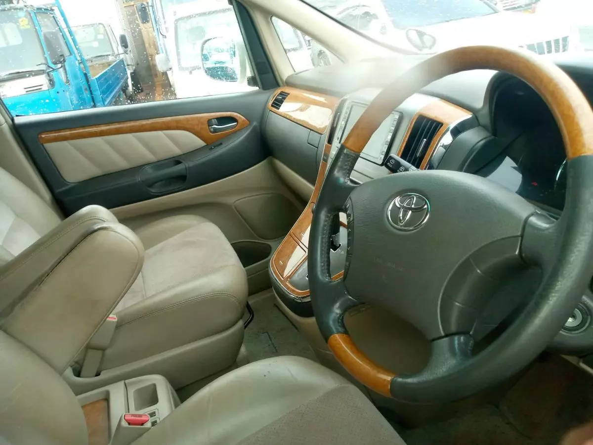 Toyota Alphard   - 2009