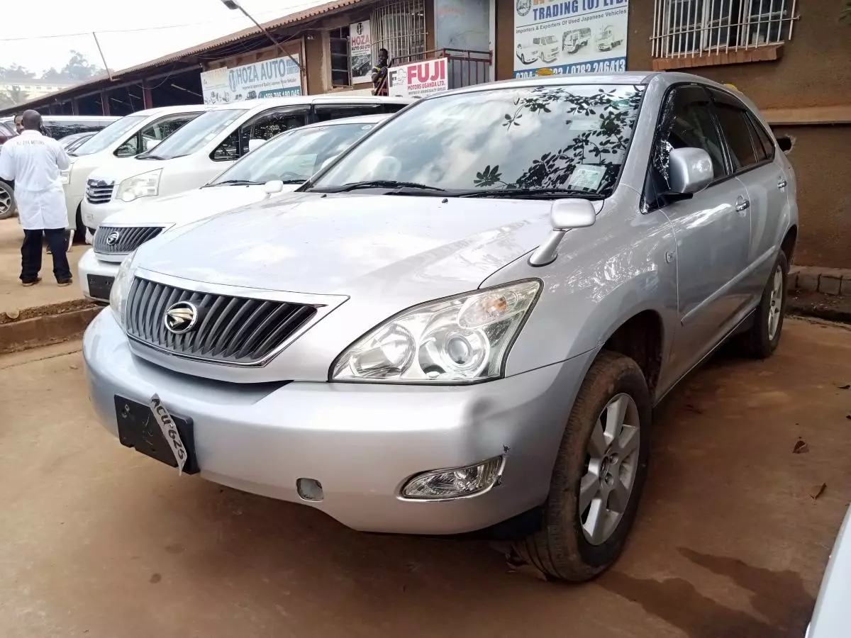 Toyota Harrier   - 2011