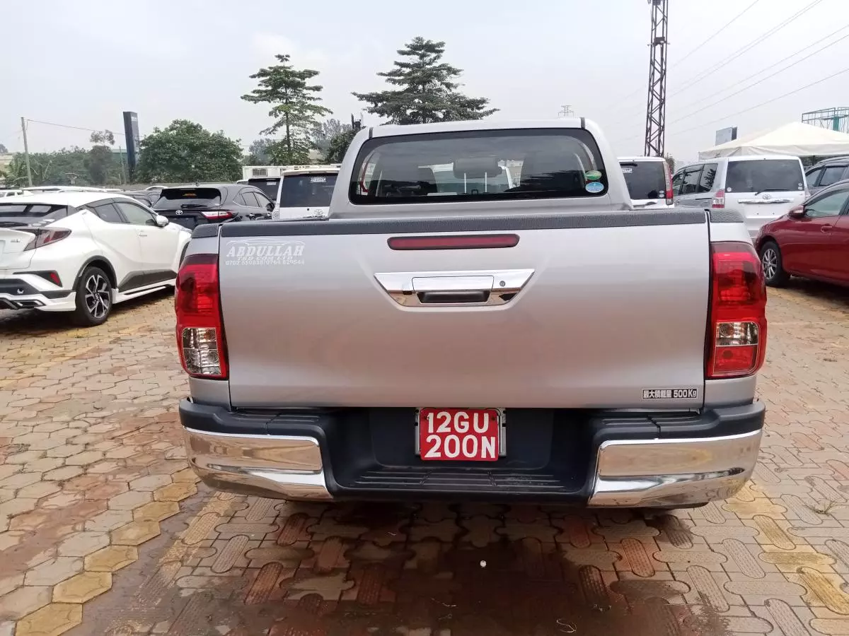 Toyota Hilux   - 2016