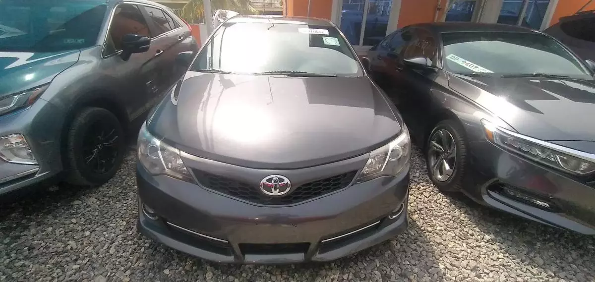 Toyota Camry - 2014