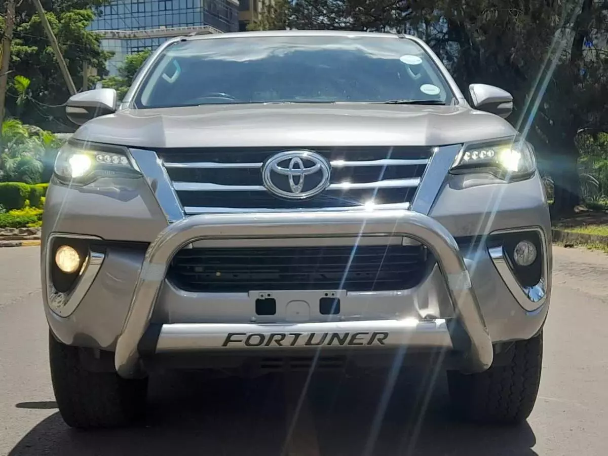 Toyota Fortuner   - 2016