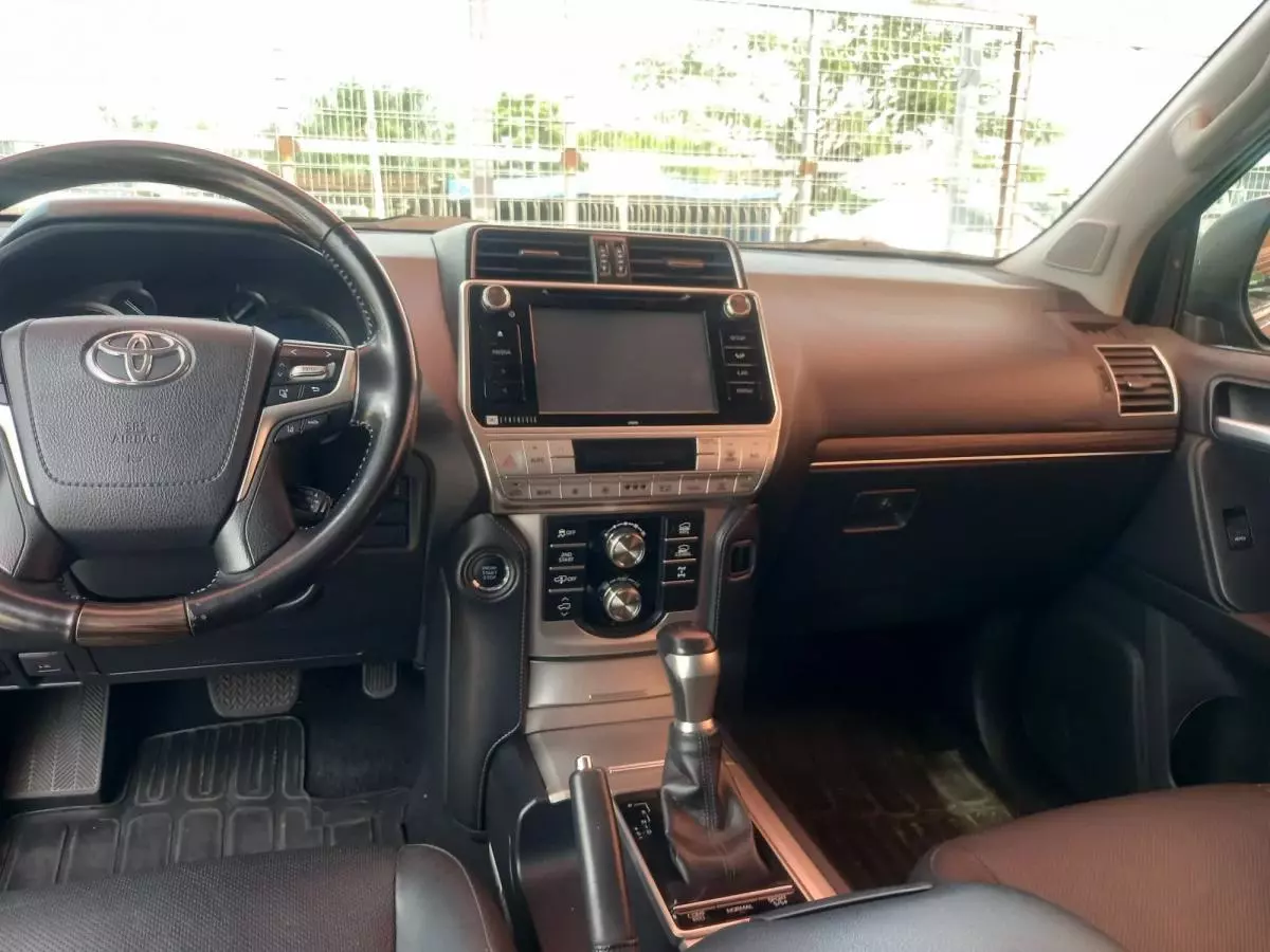 Toyota Land Cruiser   - 2019