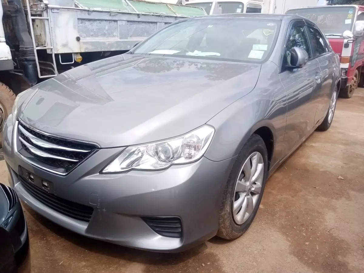 Toyota Mark X   - 2011