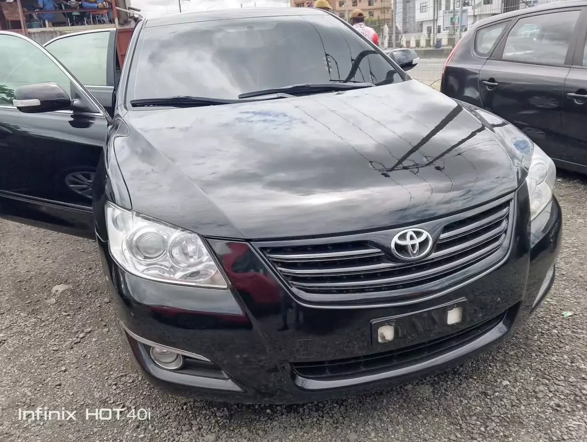 Toyota Camry   - 2012