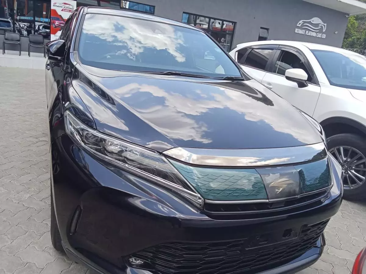 Toyota Harrier   - 2017