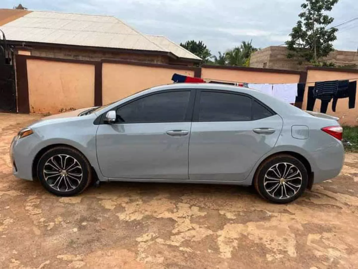 Toyota Corolla   - 2014