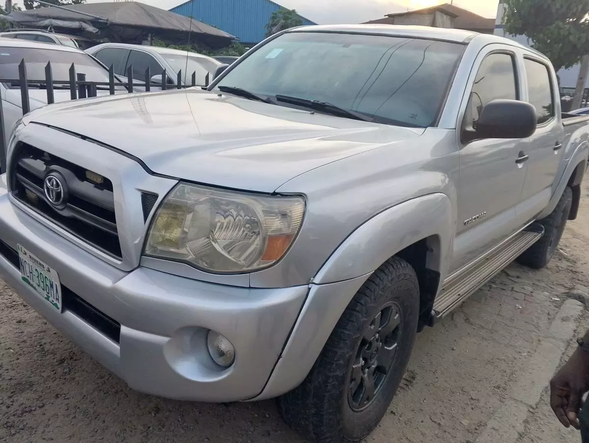 Toyota Tacoma   - 2006