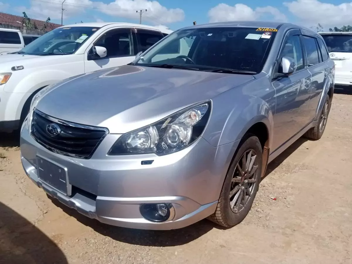 Subaru Outback   - 2013