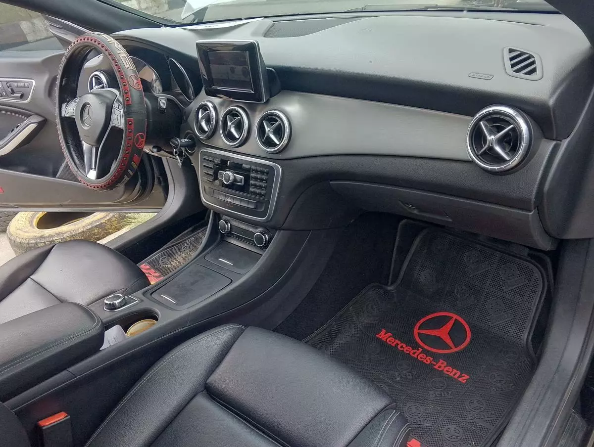 Mercedes-Benz CLA 250   - 2014