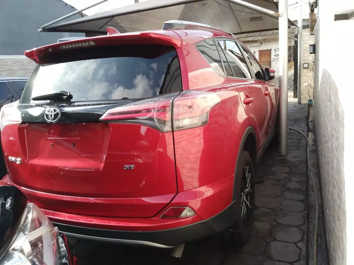 Toyota RAV 4   - 2017