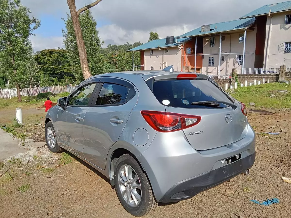 Mazda Demio   - 2017