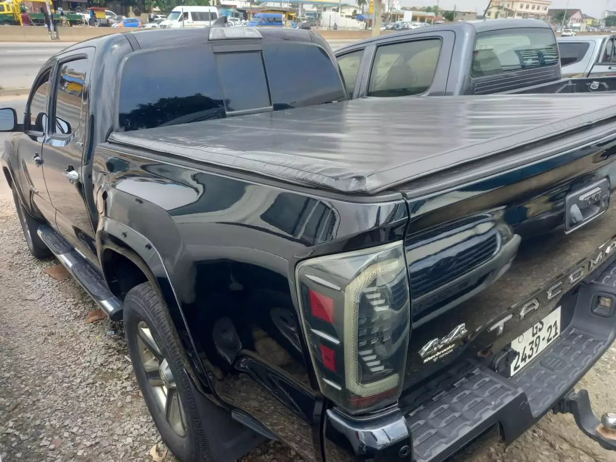 Toyota Tacoma   - 2019