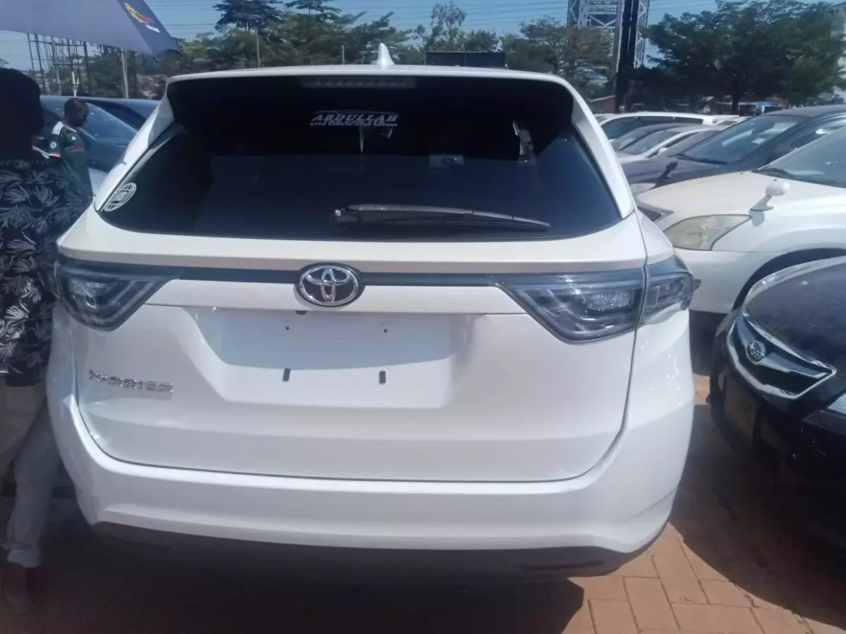 Toyota Harrier   - 2014