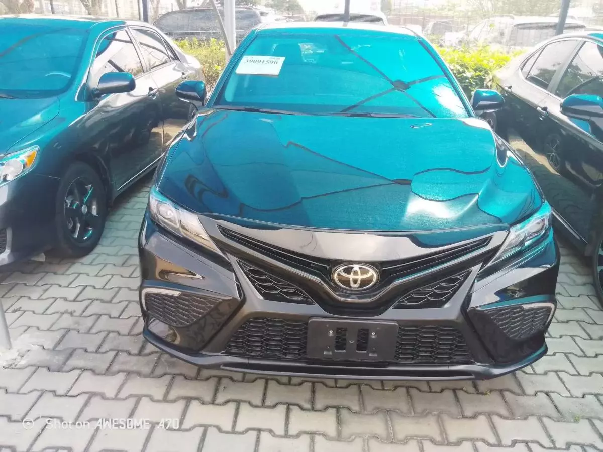 Toyota Camry   - 2024