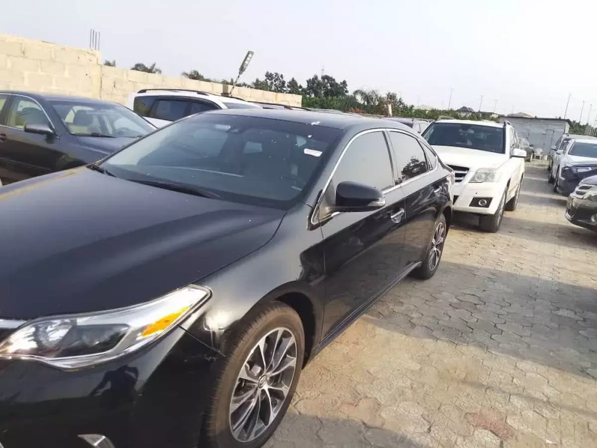 Toyota Avalon - 2018