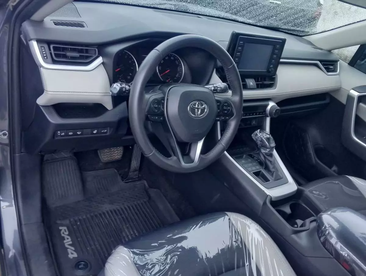 Toyota RAV 4   - 2020