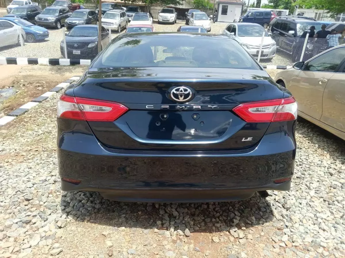 Toyota Camry   - 2018