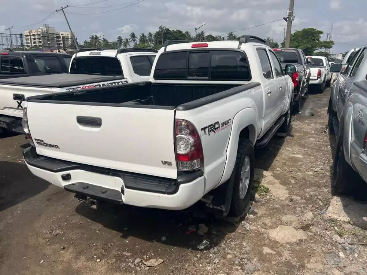 Toyota Tacoma   - 2015