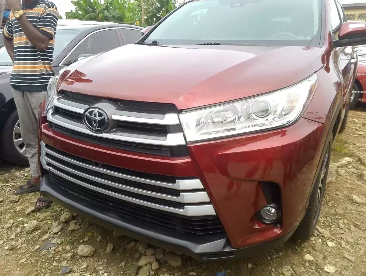 Toyota Highlander   - 2017