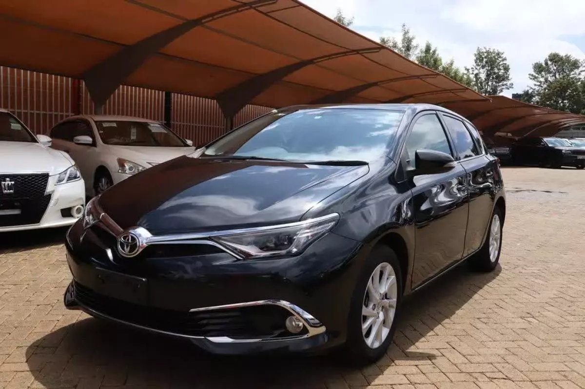 Toyota Auris   - 2016