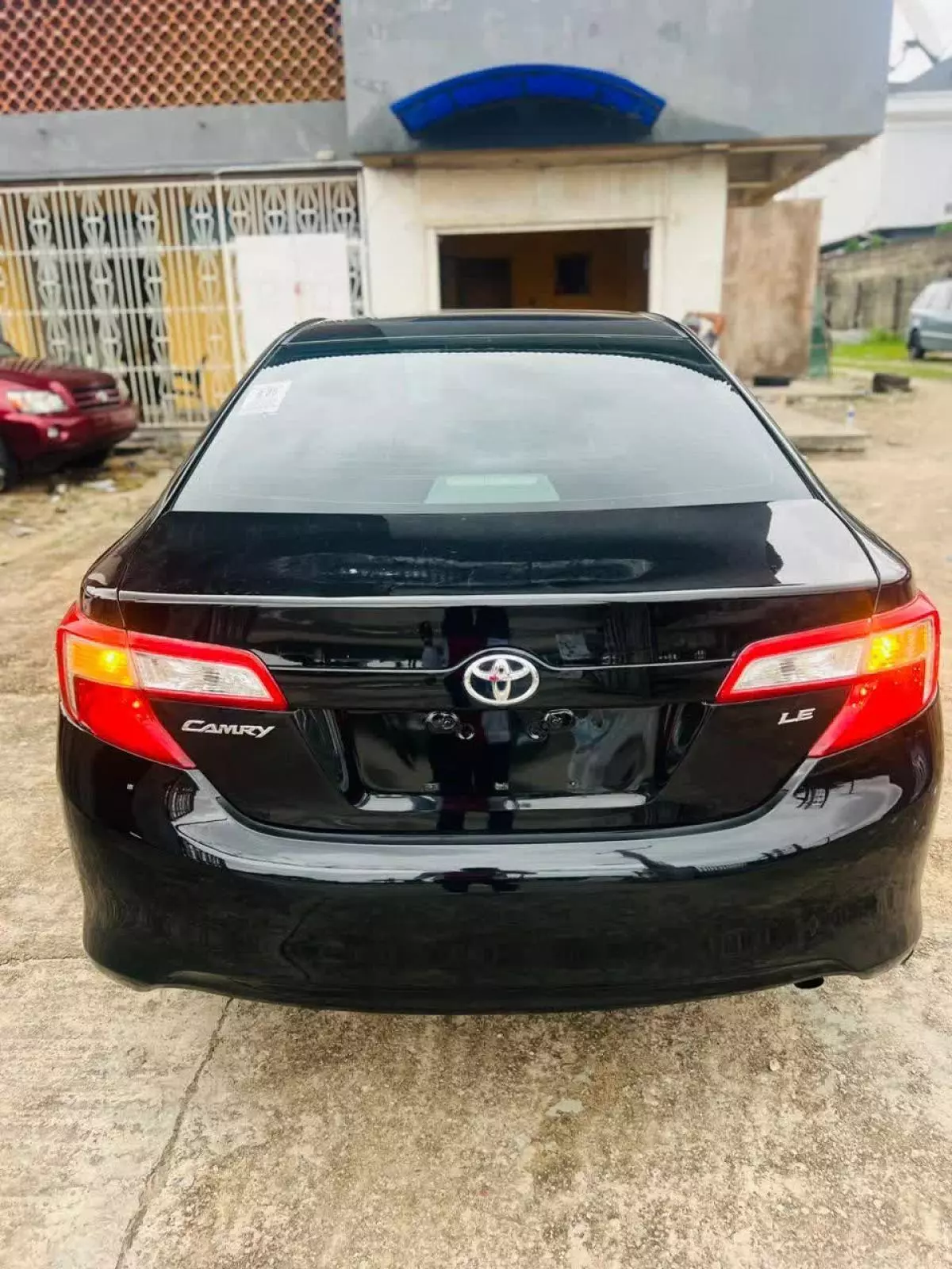 Toyota Camry   - 2012