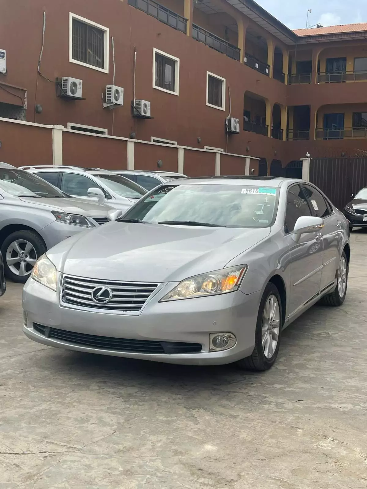 Lexus ES 350   - 2010