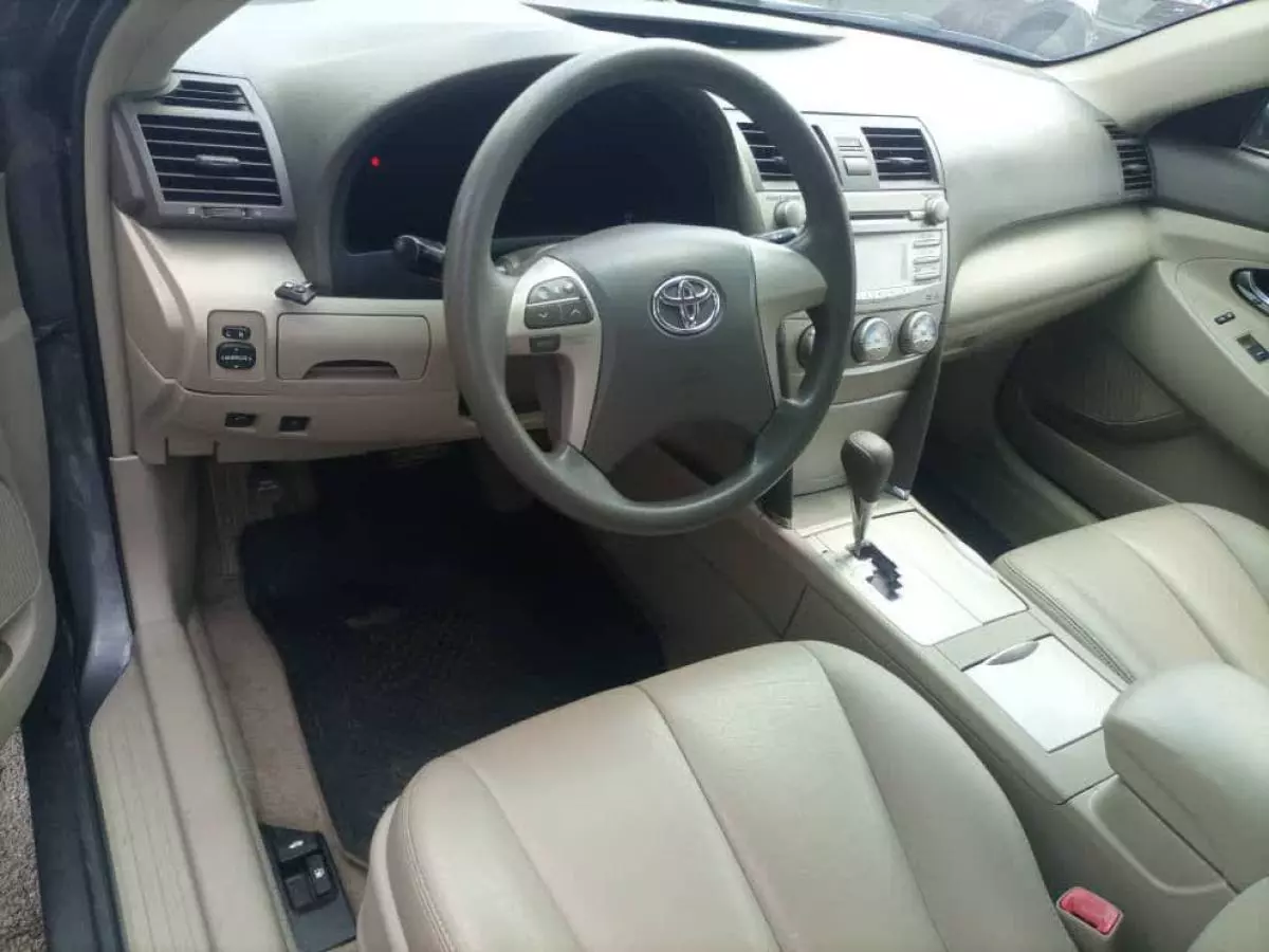 Toyota Camry - 2011