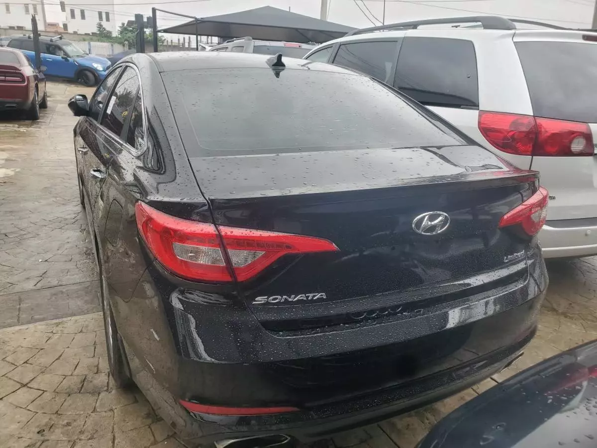 Hyundai Sonata   - 2015