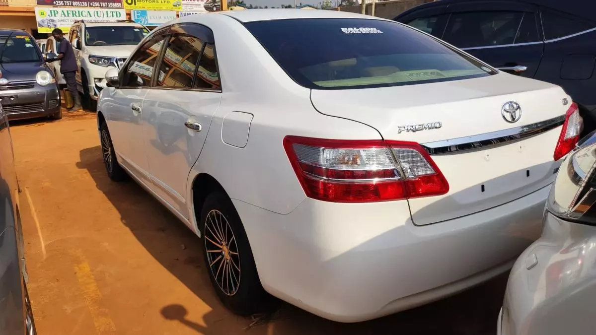 Toyota Premio  - 2010