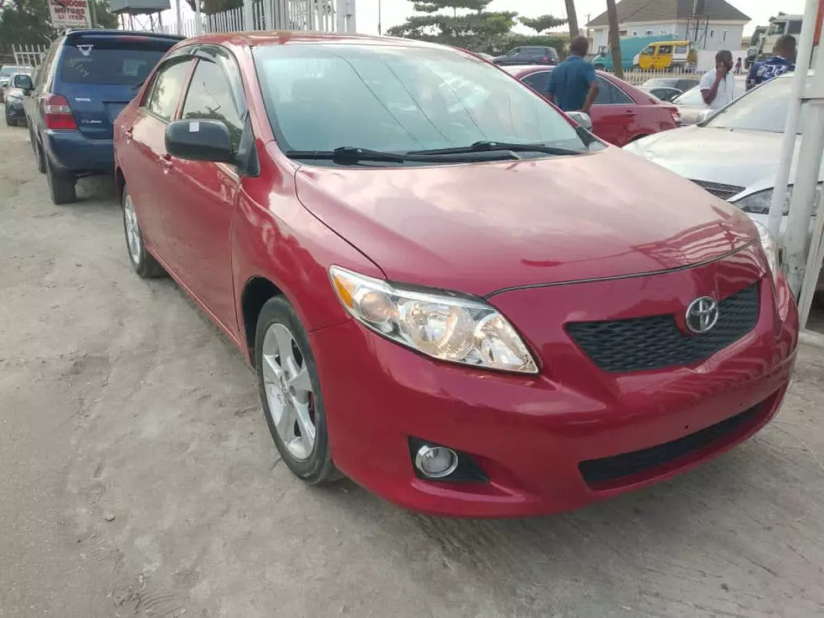 Toyota Corolla - 2010