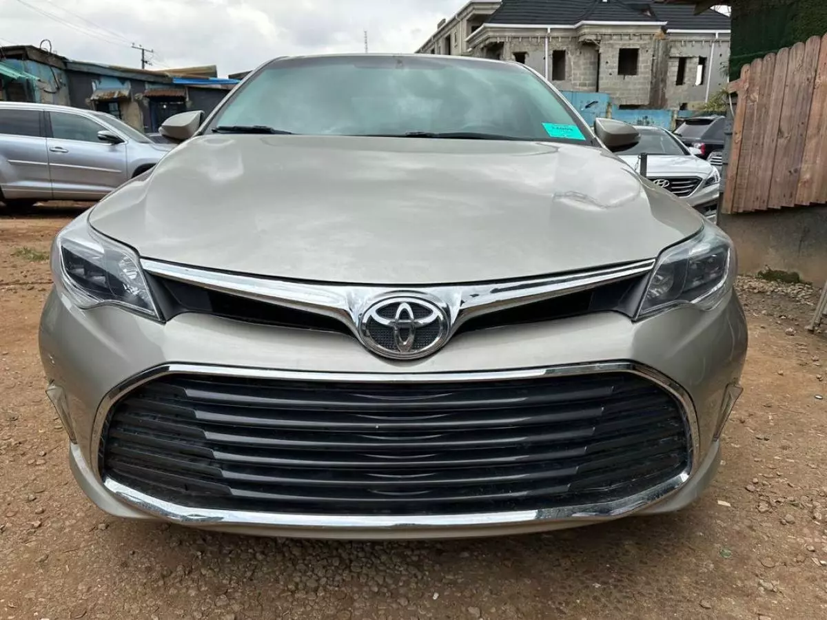 Toyota Avalon   - 2014