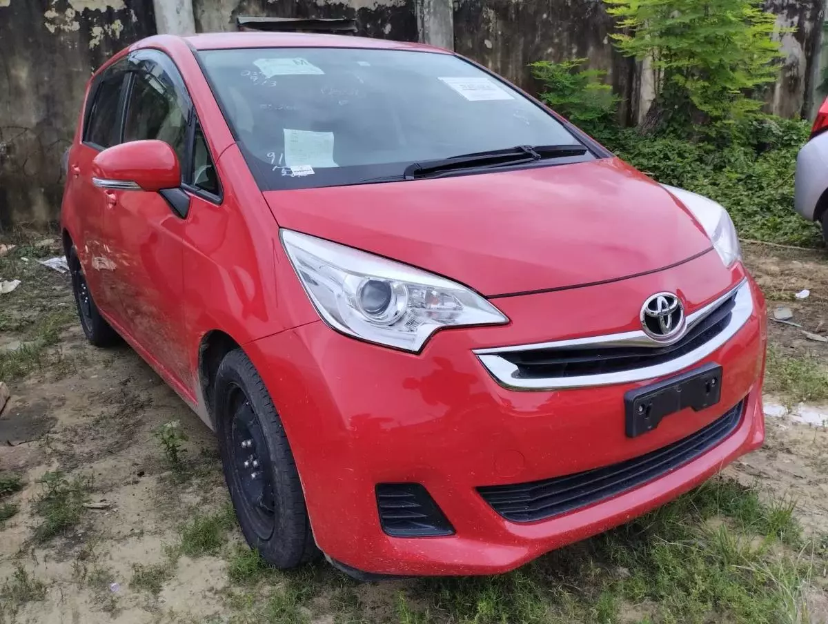 Toyota Ractis   - 2016