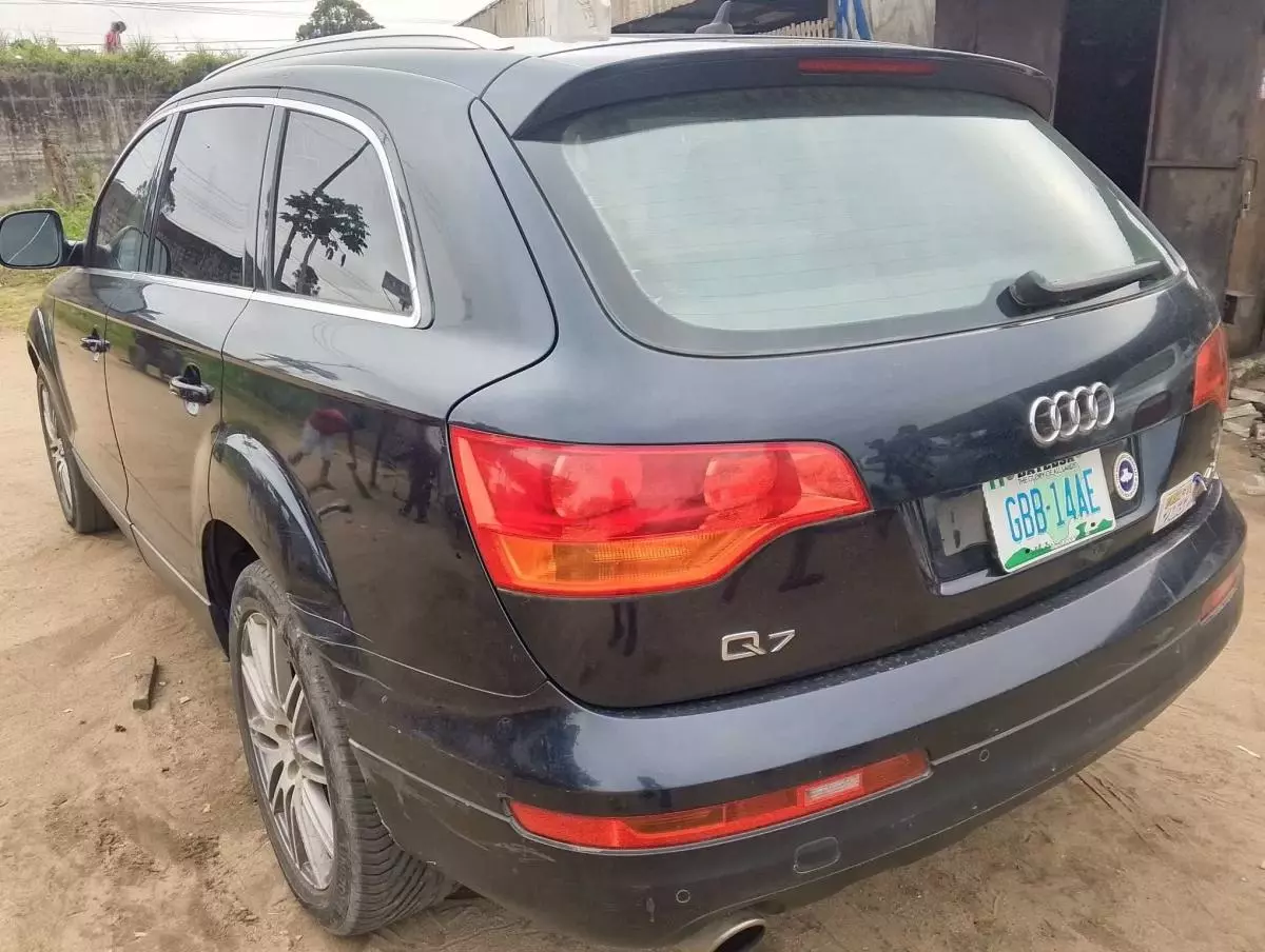 Audi Q7   - 2007