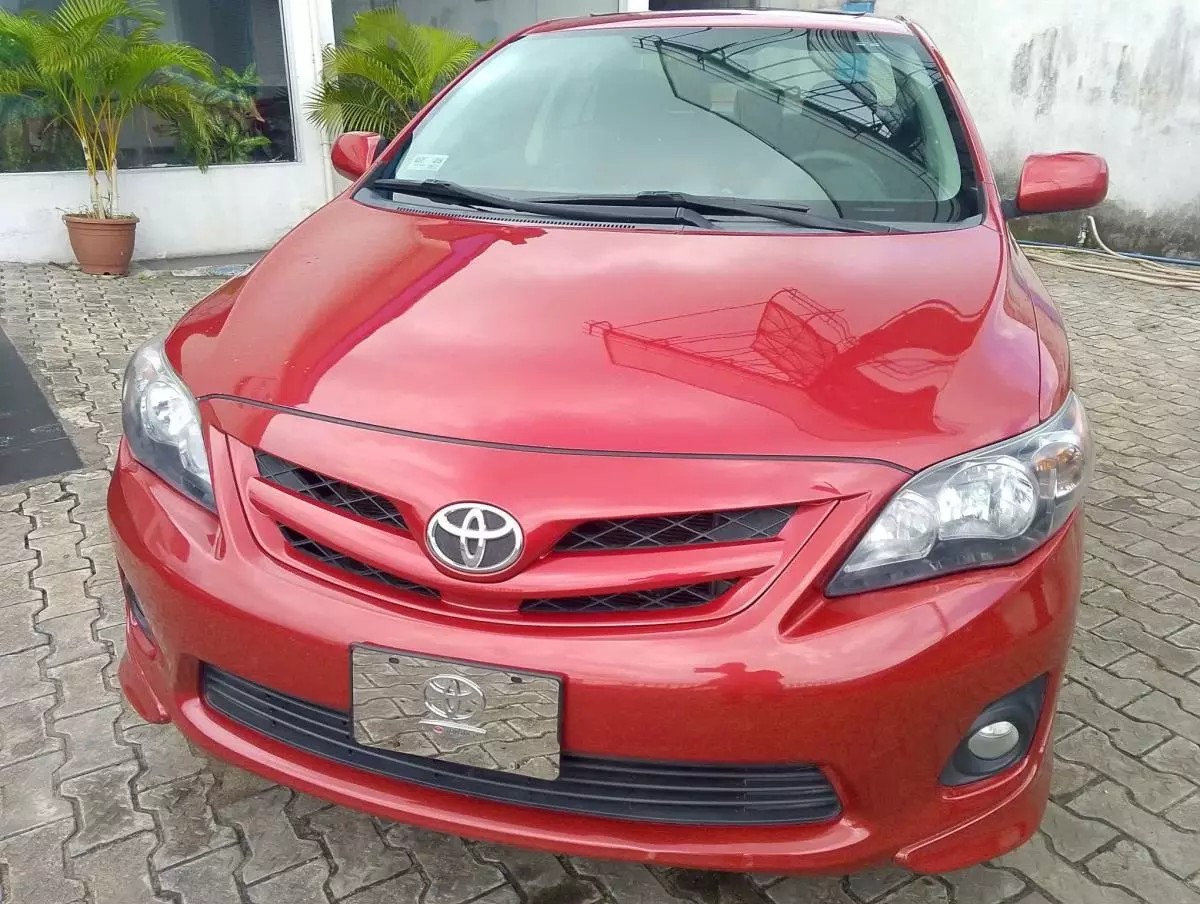 Toyota Corolla   - 2011