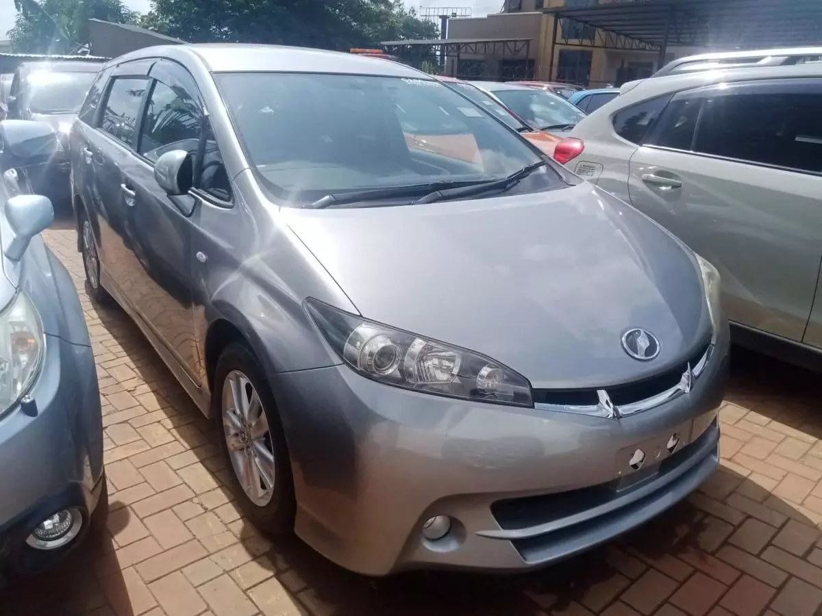 Toyota Wish   - 2010