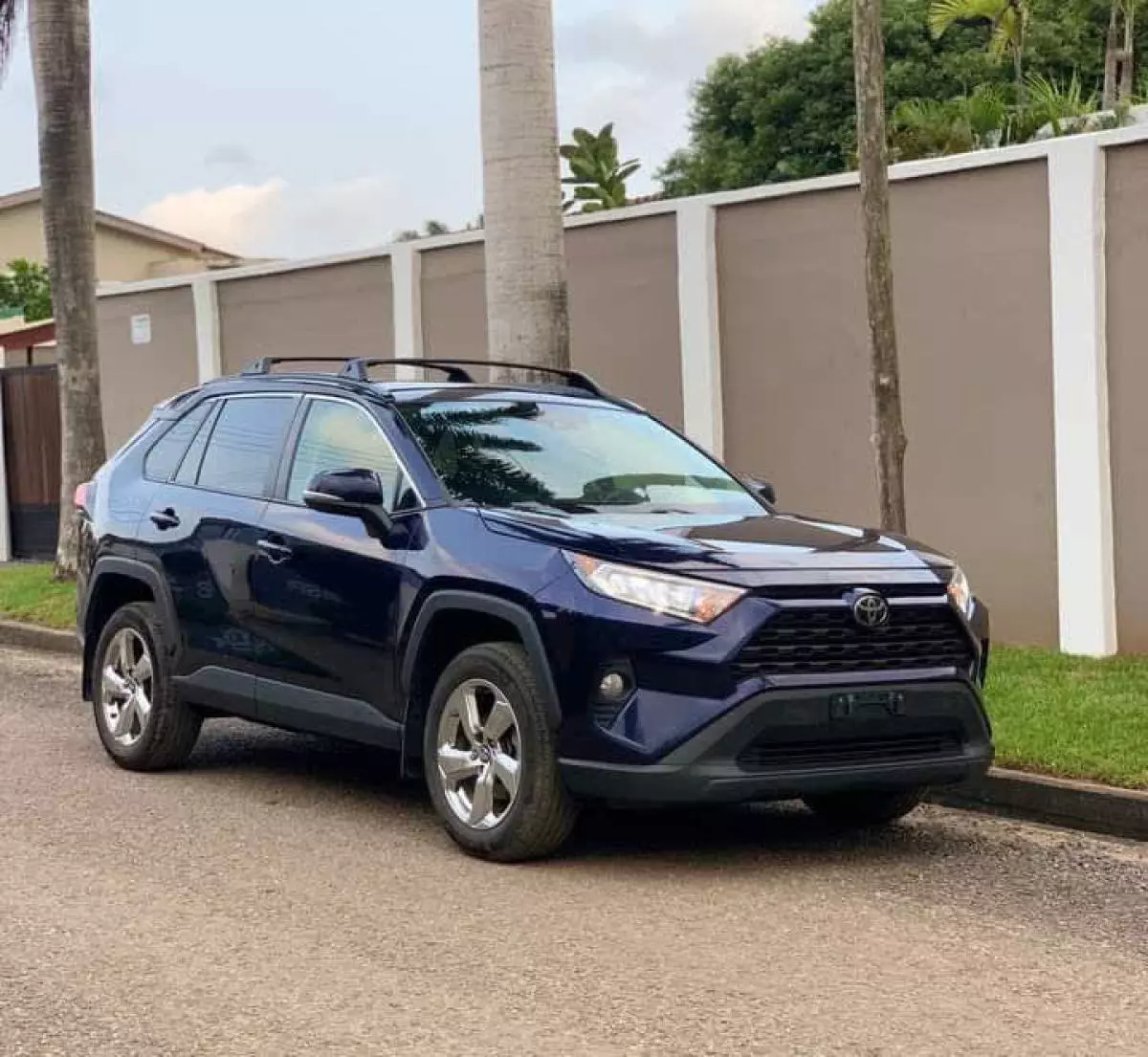 Toyota RAV 4   - 2021