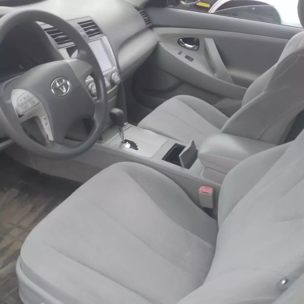 Toyota Camry   - 2010