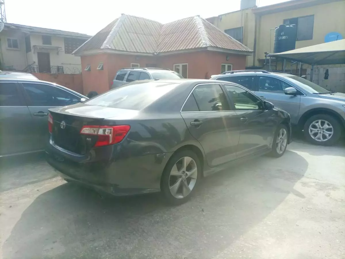 Toyota Camry - 2013