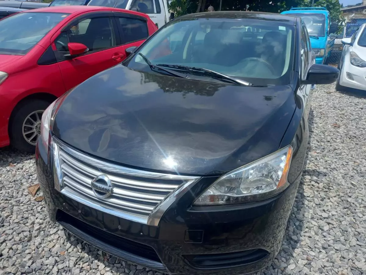 Nissan Sentra   - 2013