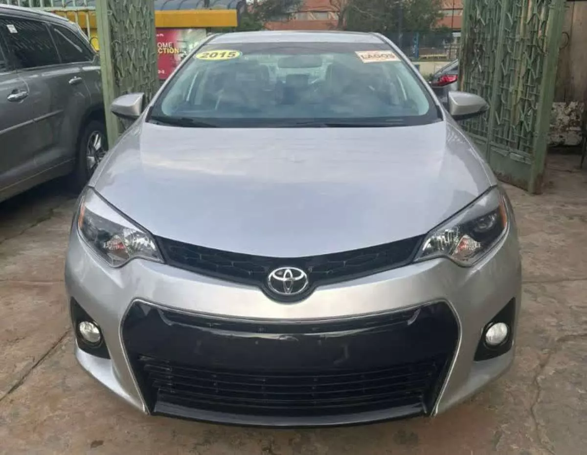 Toyota Corolla   - 2015