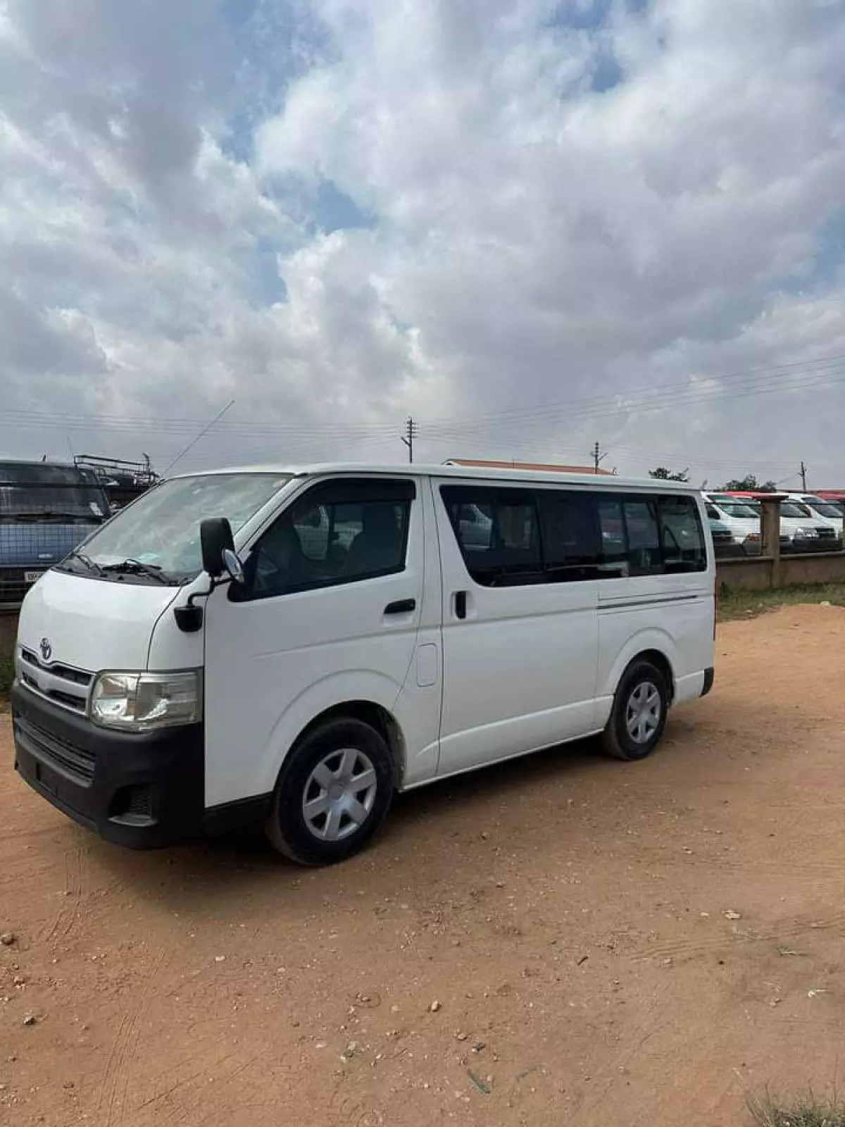 Toyota Hiace   - 2012