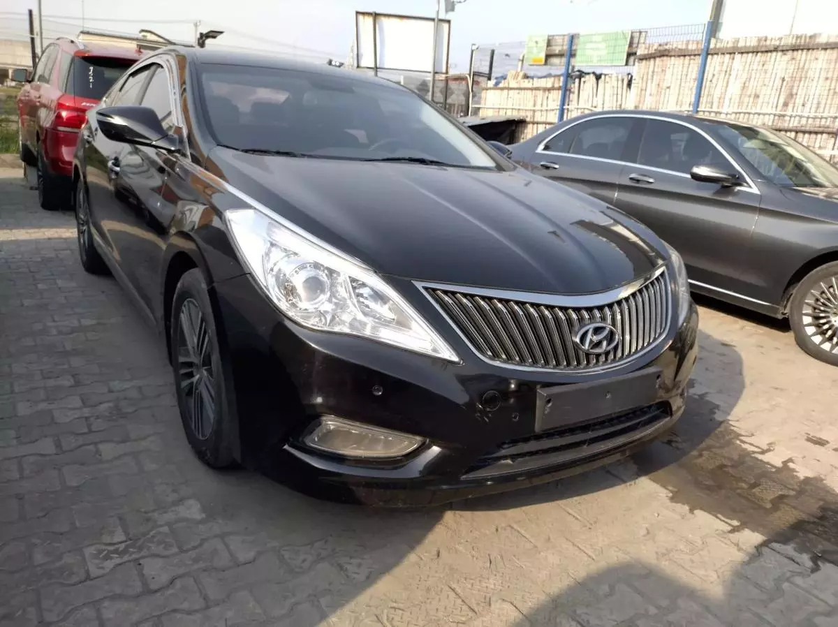 Hyundai Grandeur - 2013