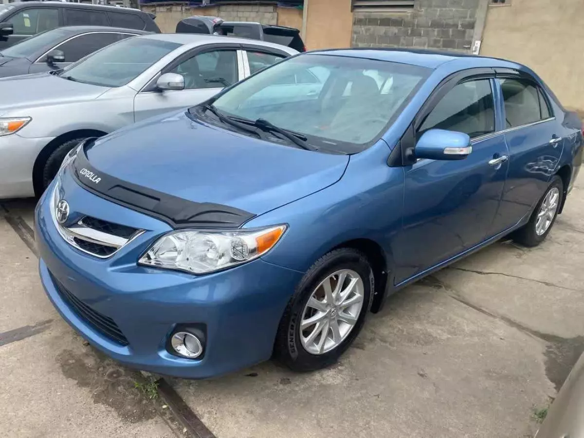 Toyota Corolla   - 2012