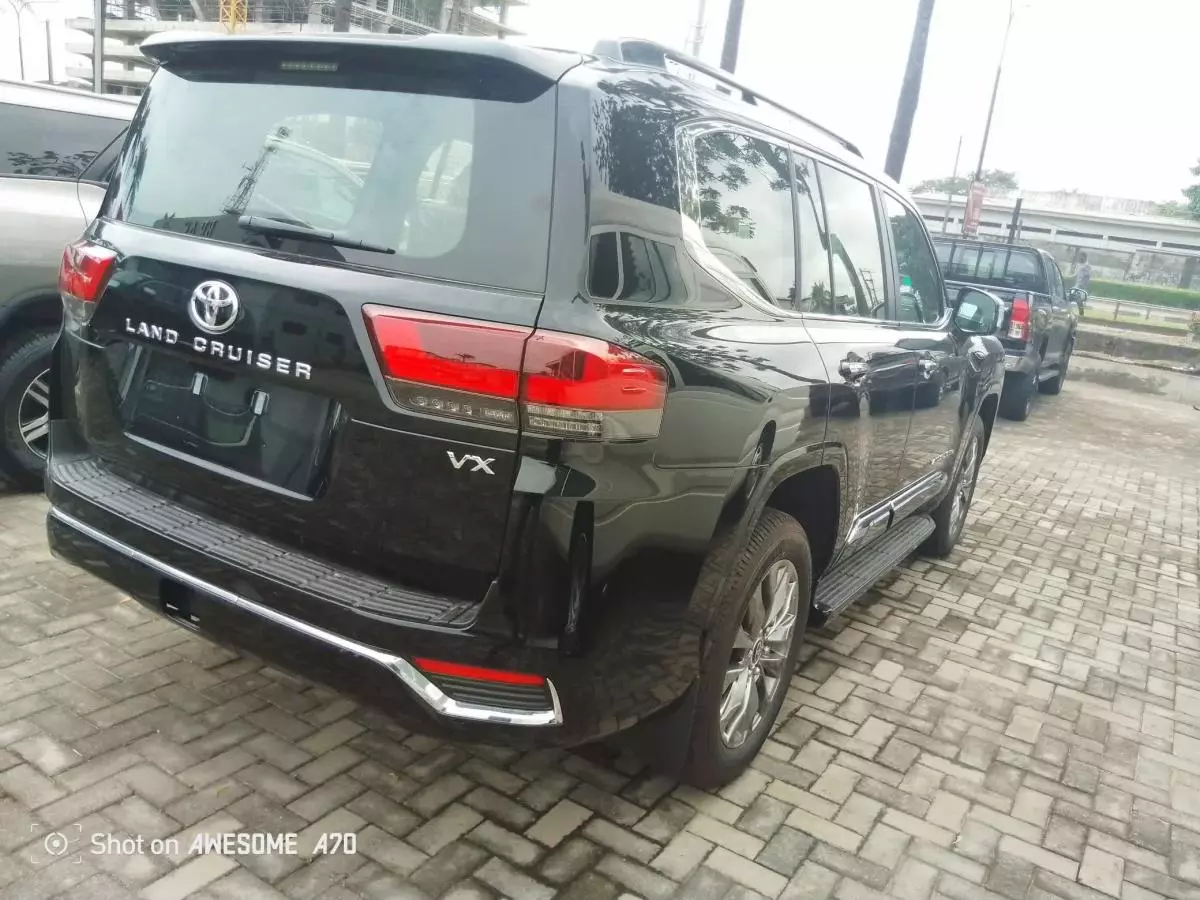 Toyota Land Cruiser   - 2023