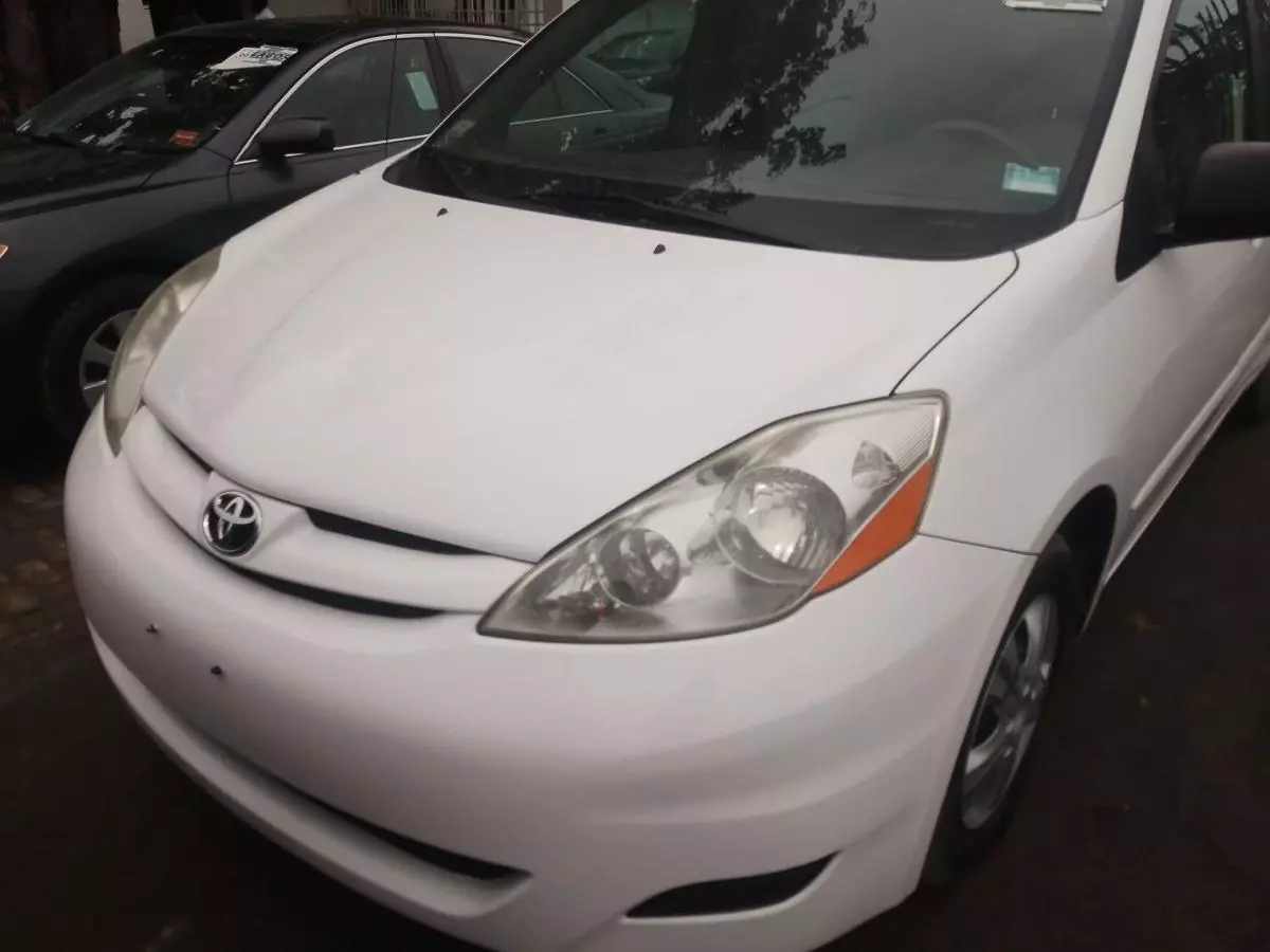 Toyota Sienna   - 2008