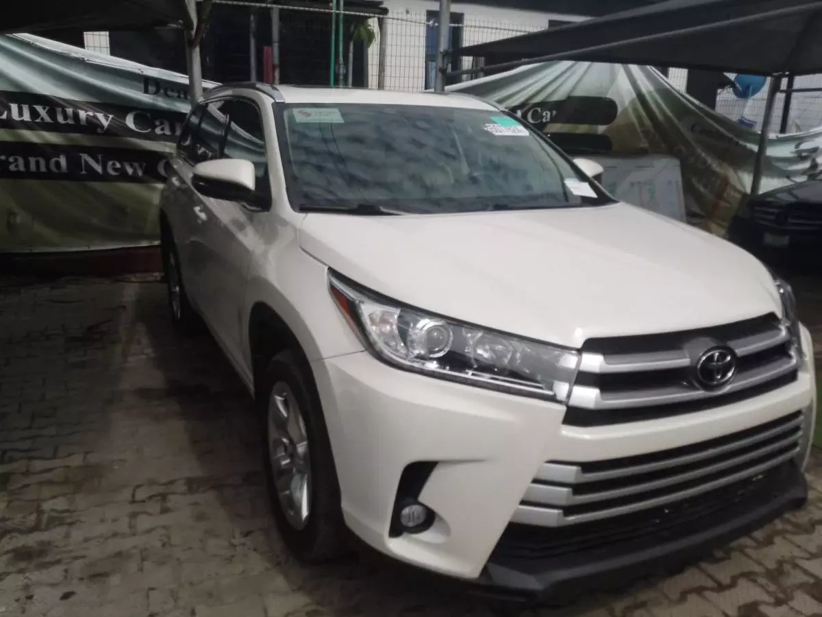 Toyota Highlander   - 2018